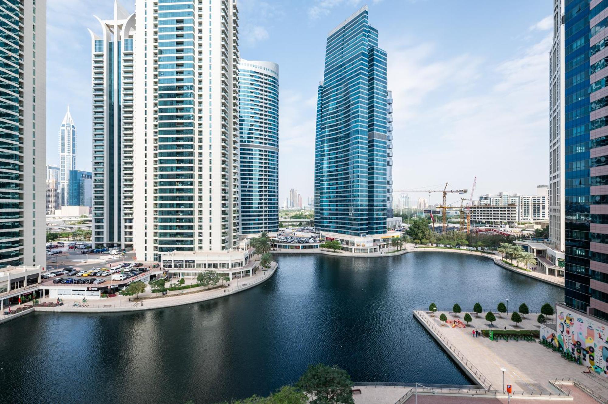 Upscale Studio Full Lake View In Goldcrest View Tower Dubaj Kültér fotó