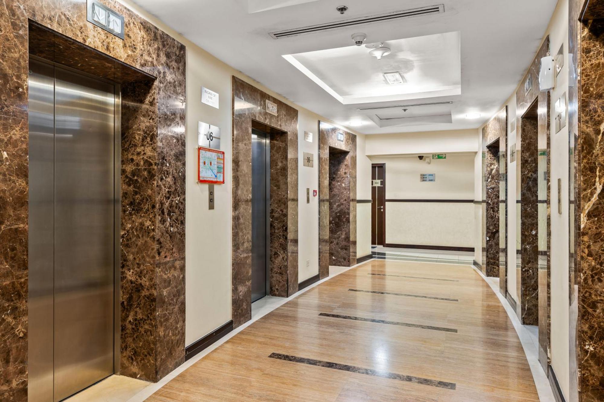 Upscale Studio Full Lake View In Goldcrest View Tower Dubaj Kültér fotó